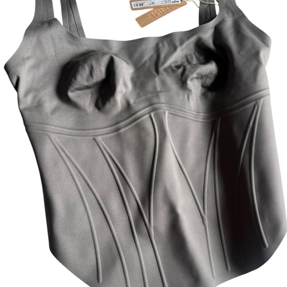 SKIMS Bonded Cropped Corset | NWT | Size LARGE | SOLD OUT & HARD TO FIND! - Picture 2 of 7